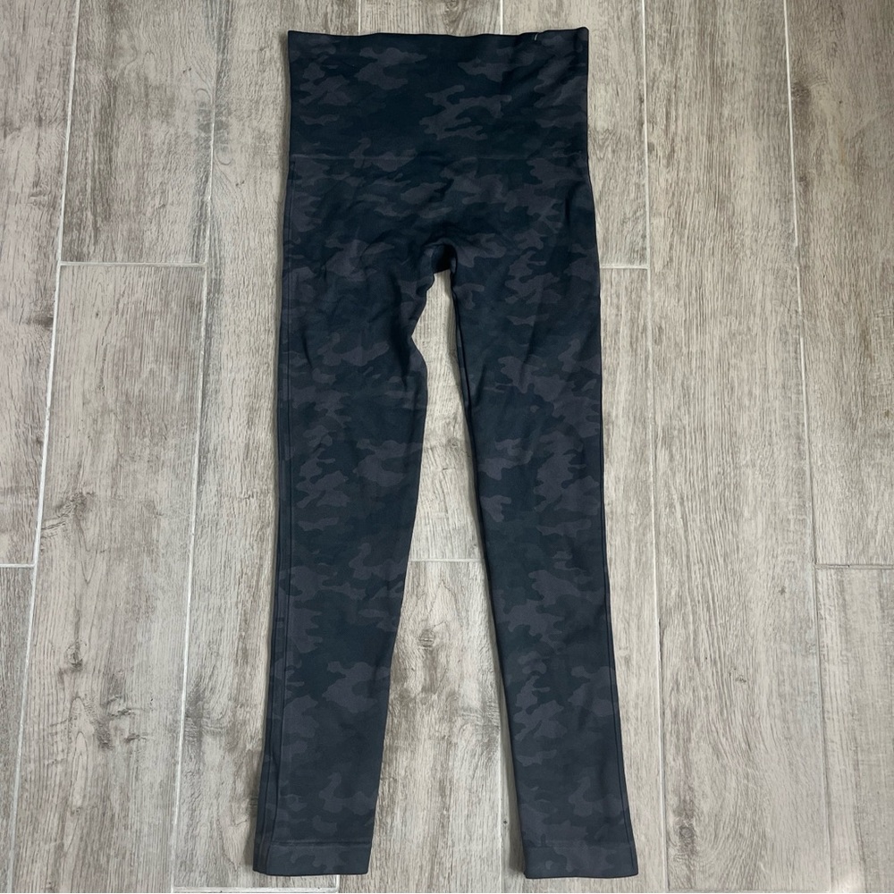 Spanx High Rise Camo Leggings Women’s Size Medium Black Green Nylon Spandex